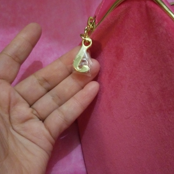 JUICY COUTURE  CARRY ON 🌷Priced to sell⚘ - Picture 4 of 6